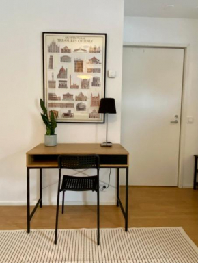 Tranquil studio in a detached house near nature, free parking& wifi